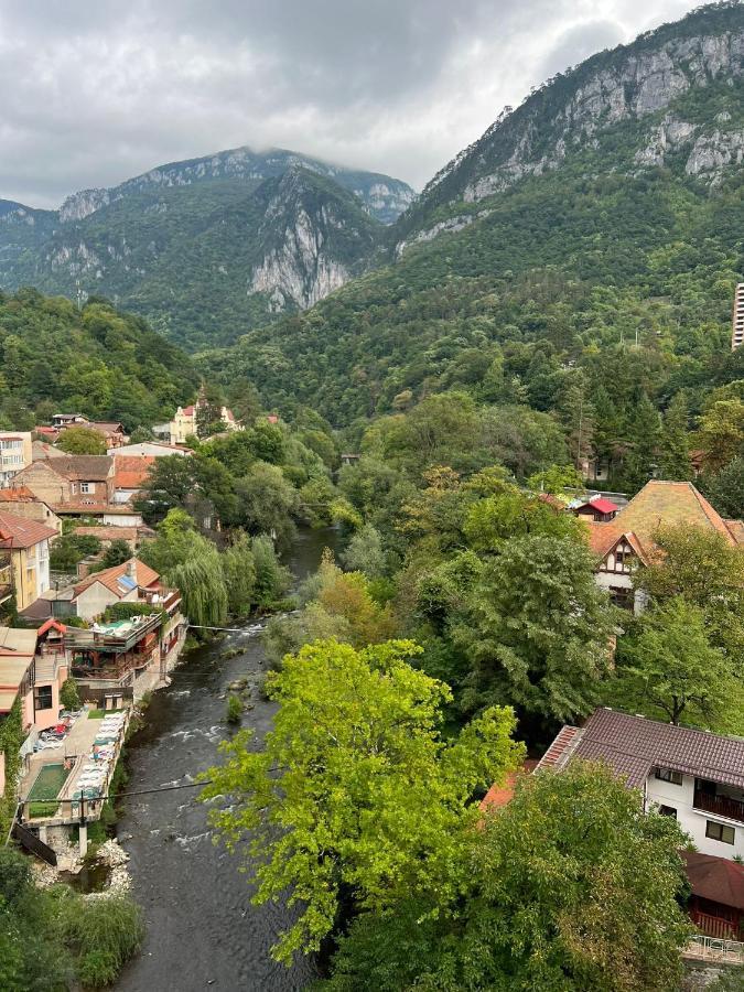 Hotel Holiday Maria Băile Herculane Exteriér fotografie
