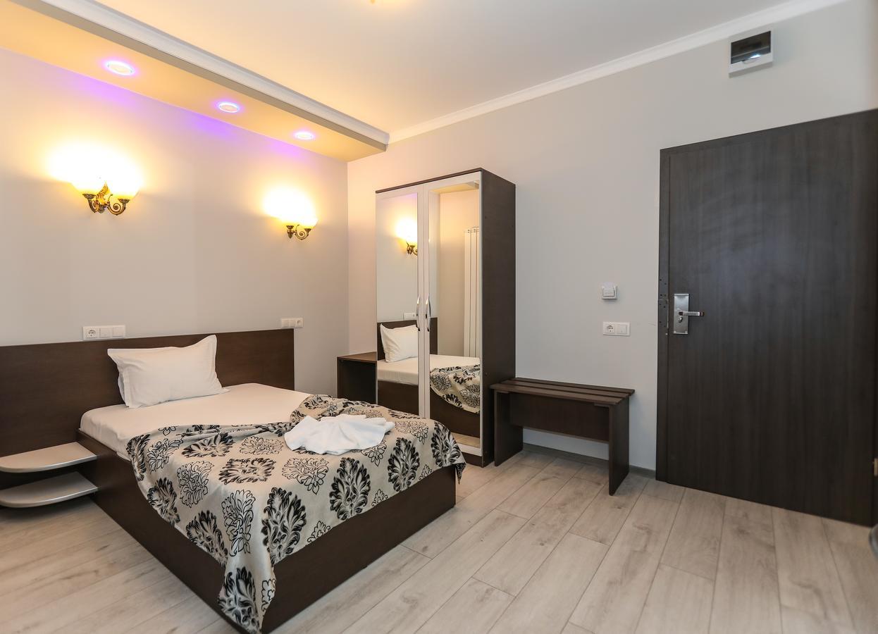 Hotel Holiday Maria Băile Herculane Exteriér fotografie
