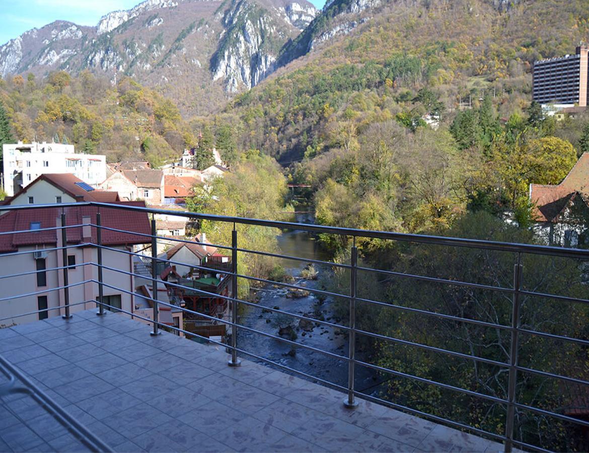 Hotel Holiday Maria Băile Herculane Exteriér fotografie