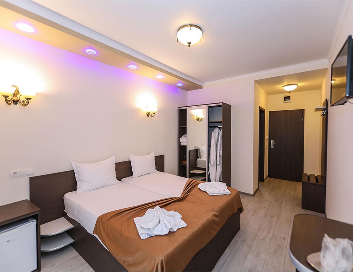 Hotel Holiday Maria Băile Herculane Exteriér fotografie