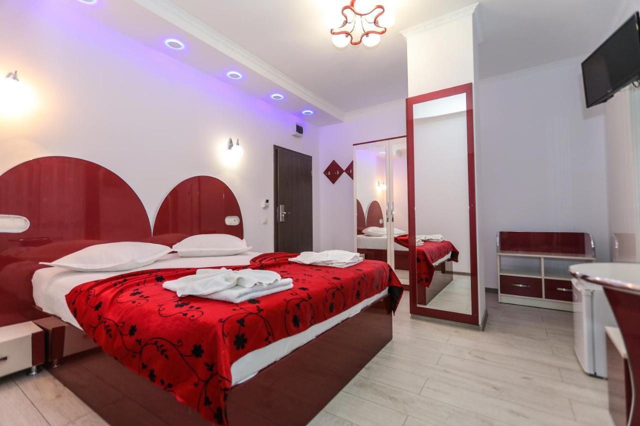 Hotel Holiday Maria Băile Herculane Exteriér fotografie